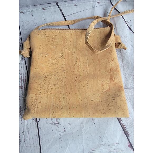 Cork Crossbody Handbag Lightweight Bag, 8in x 7.5in Portugal New Boho Style - Picture 4 of 8